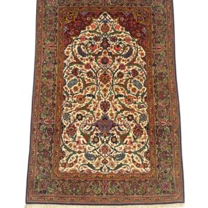 Kashan Persian carpet cream traditional floral design