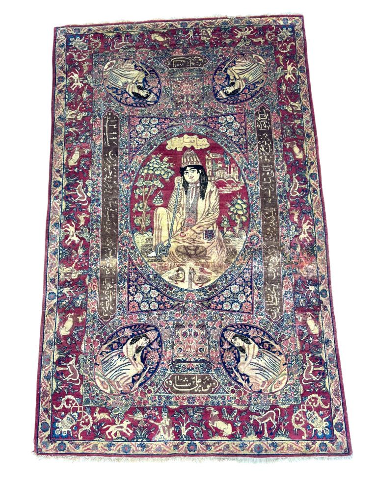 Kirman antique rug vintage traditional design