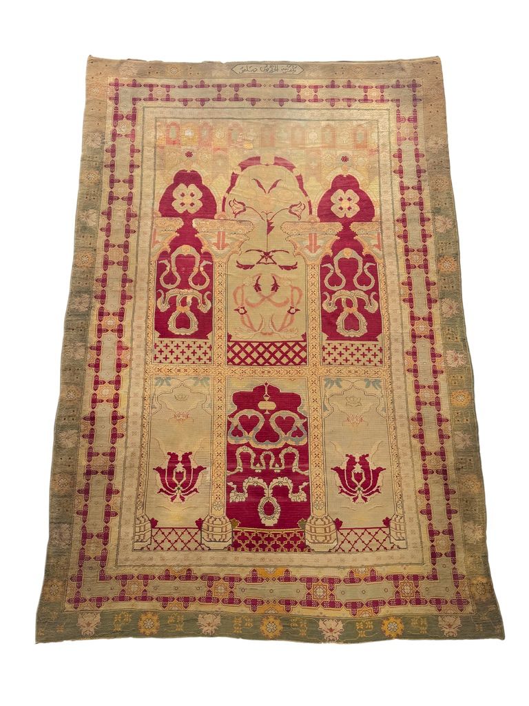Agra palace carpet traditional design