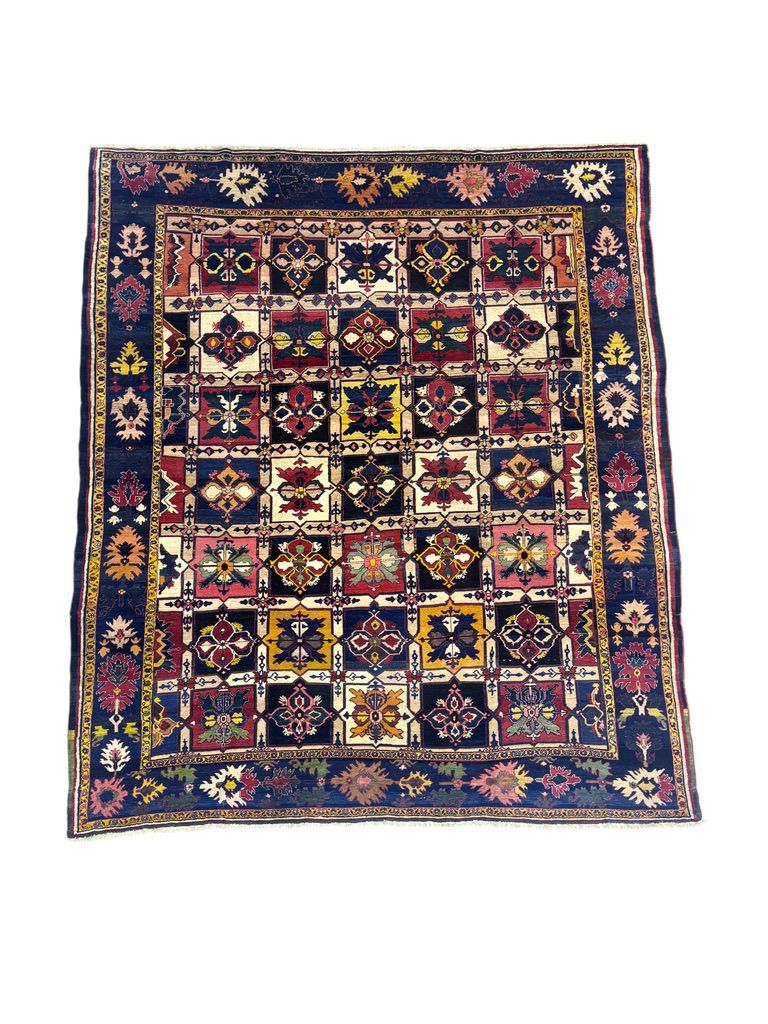 Bakhtiar palace carpet floral traditional design