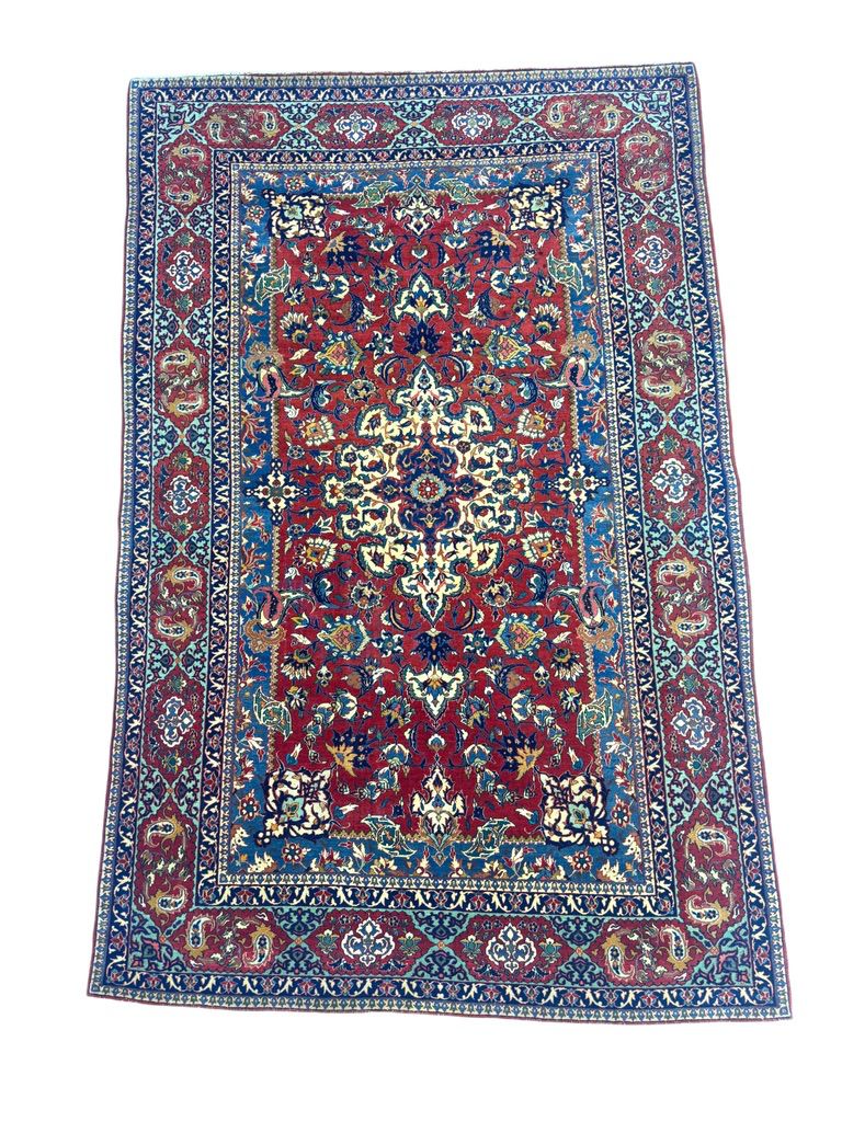 Isfahan antique rug red traditional design